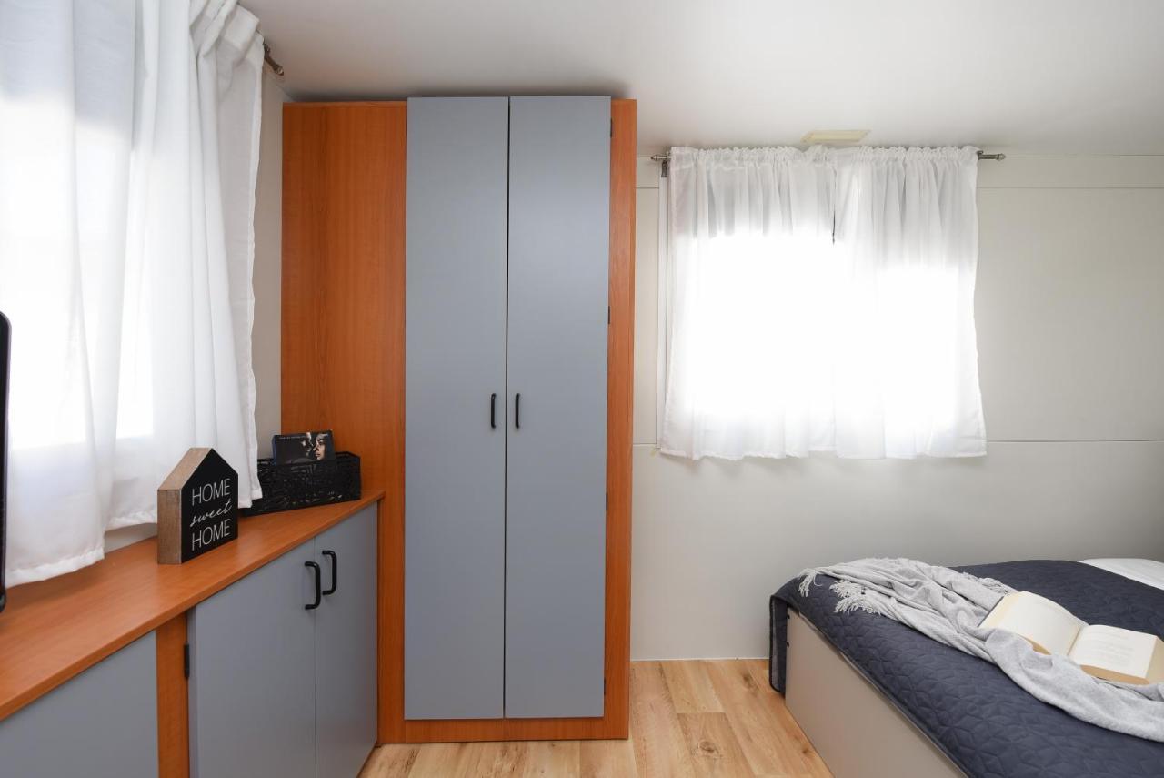 Mia Mobile Home With Jacuzzi Ždrelac Exterior foto